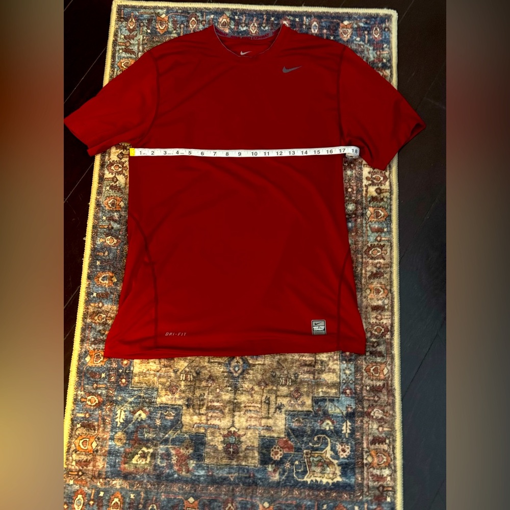 NIKE PRO COMBAT DR-FIT RED SHORT SLEEVE SZ MED MEN’S FITTED SHIRT. EUC.